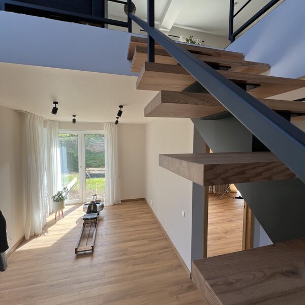 Privātmājas būvniecība un teritorijas labiekārtošana Rīgā