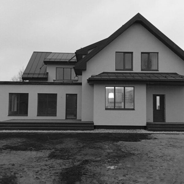 NOTIEK BŪVDARBI - Iekšējie un ārējie apdares darbi, drenāžas sist. izbūve, labiekārtošana