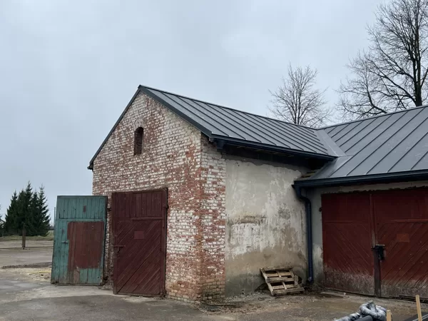 Saimniecības ēkas daļēja pārbūve un jumta seguma nomaiņa